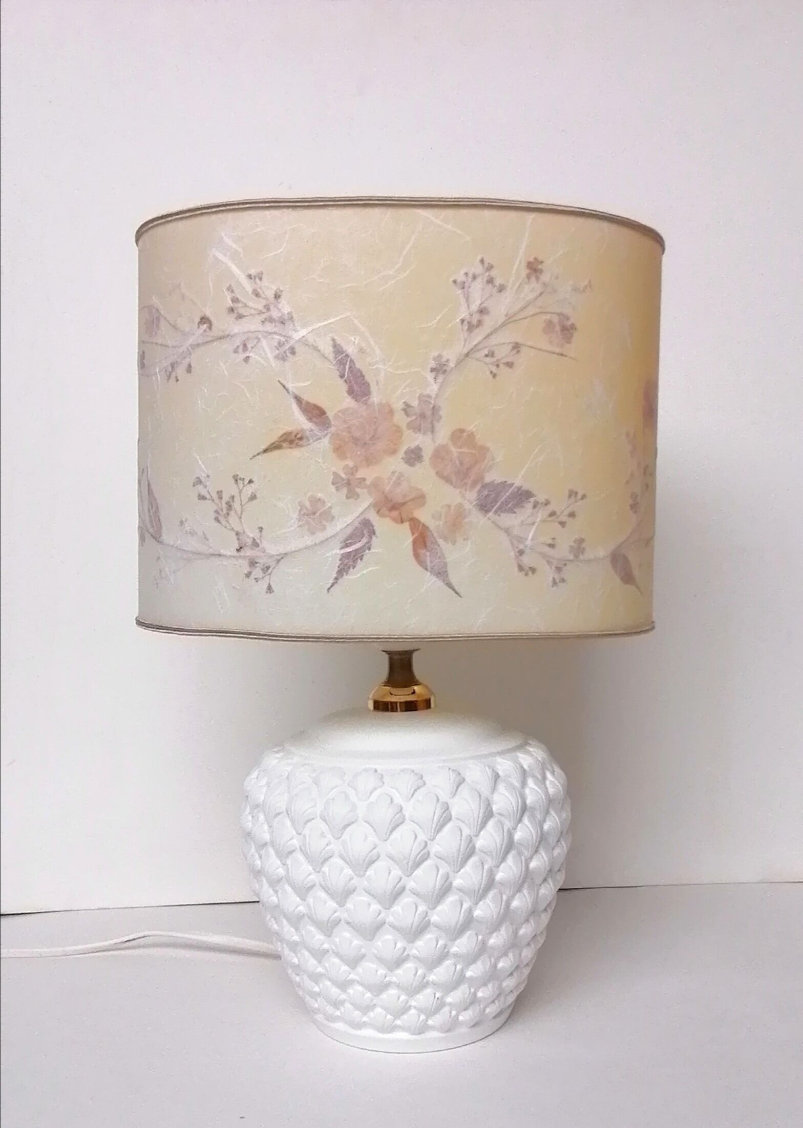 Lamp lampshade dried flowers foot white ceramic