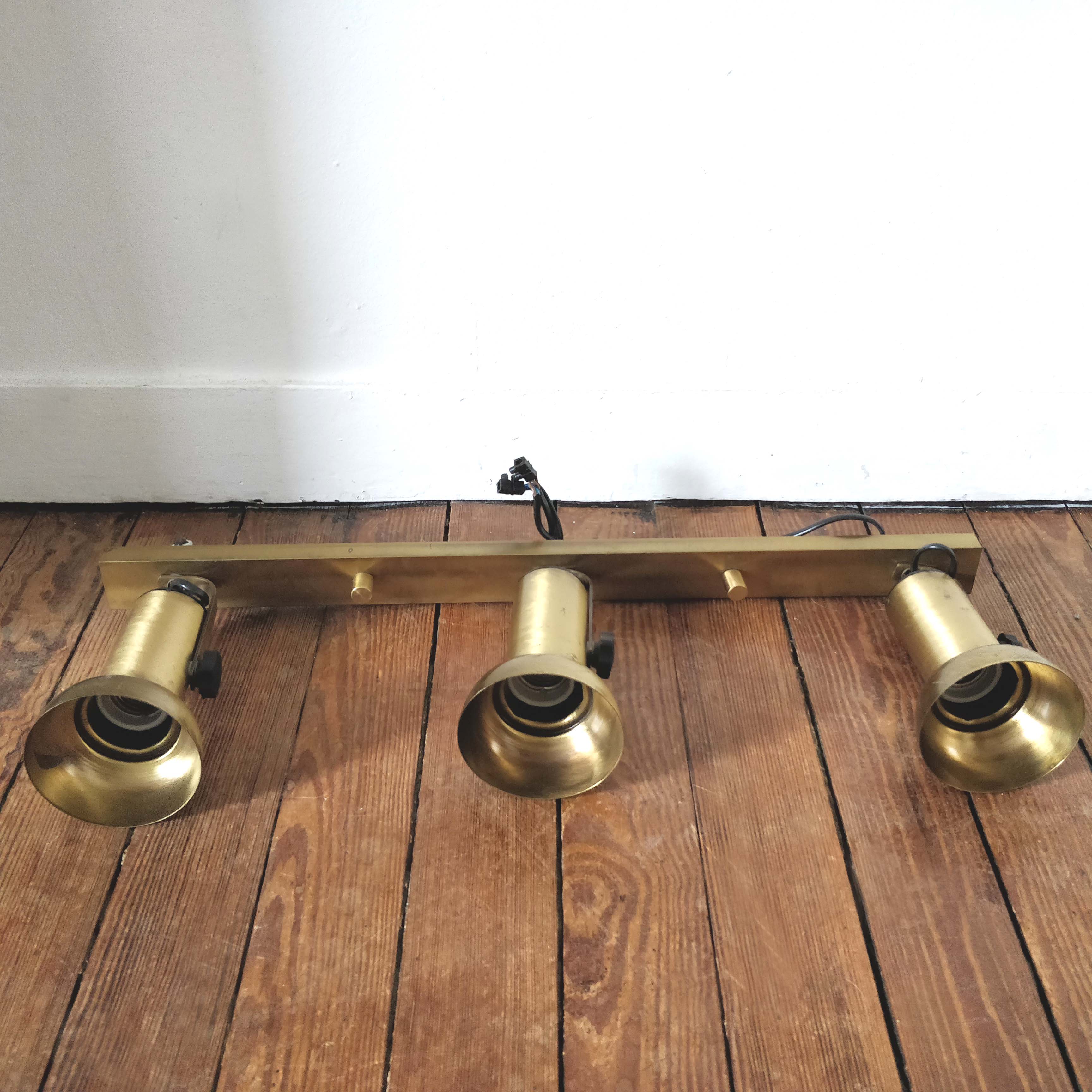 Wall light 3 70s brass spots