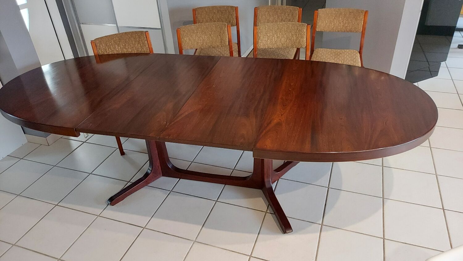 Oral extendable table from the Maison Baumann vintage 1970s
