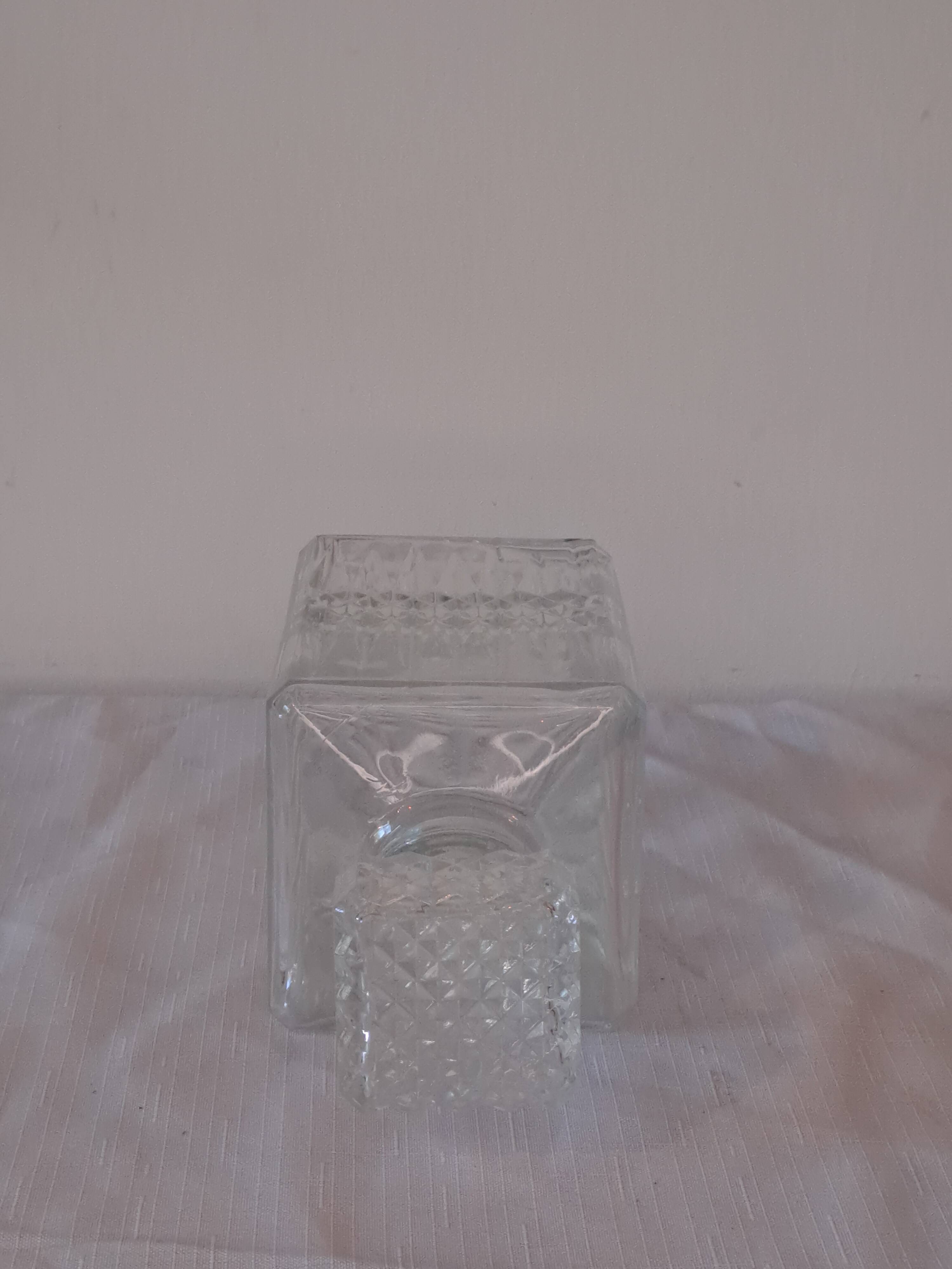 Vintage Diamond Cut Glass Decanter – Retro Elegance