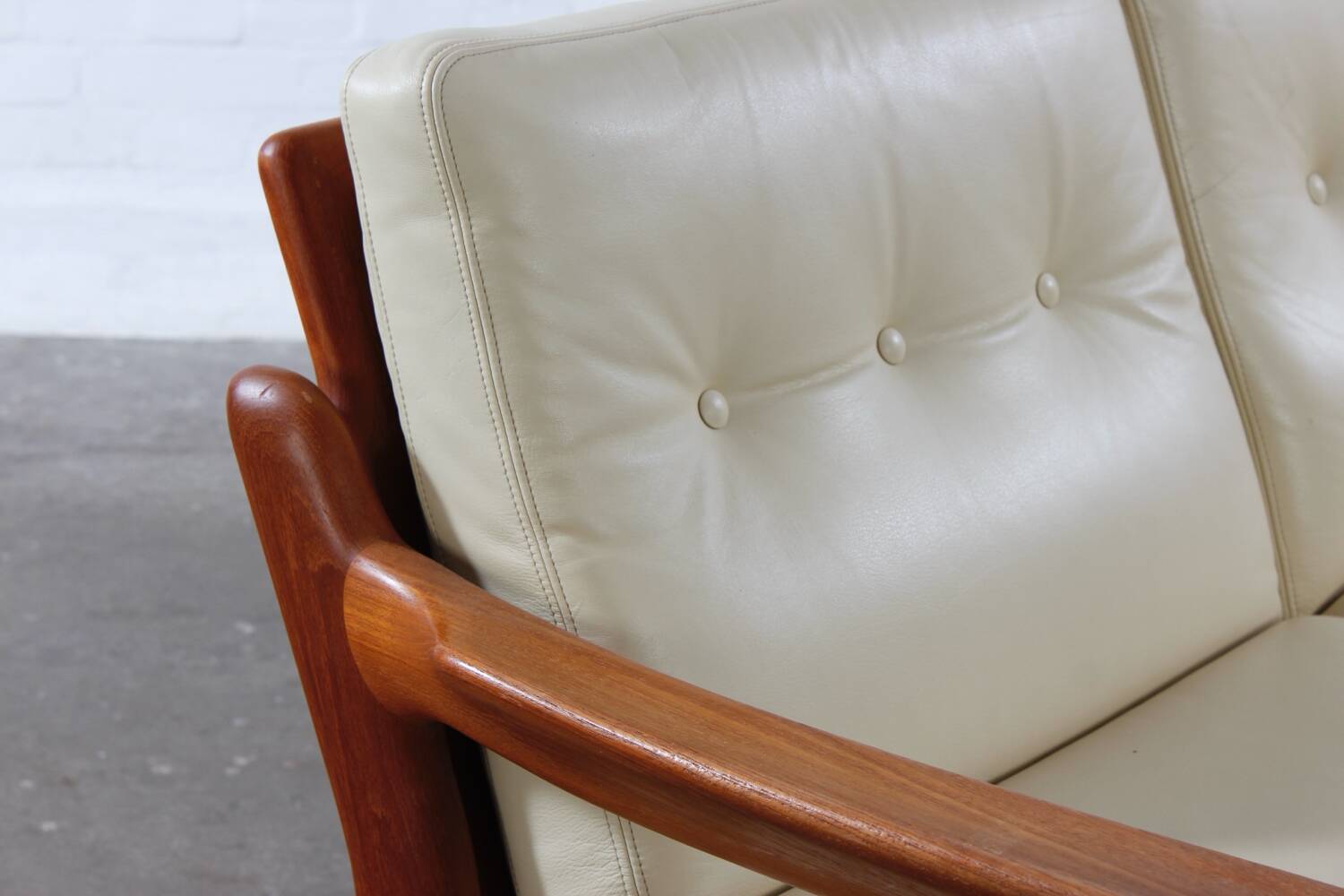 Canapé vintage 2 places Holstebro en teck, design danois du milieu du siècle