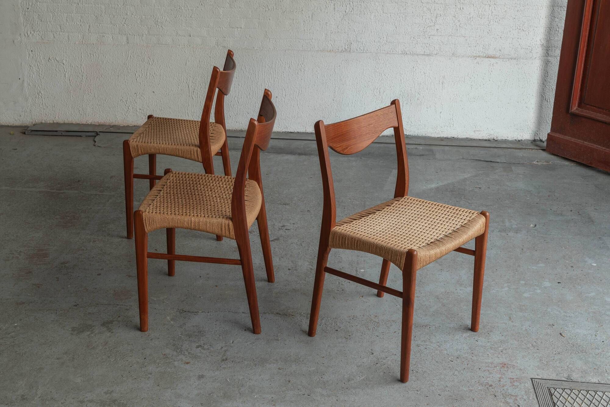 Set of 8 'GS61' dining chairs by Arne Wahl Iversen