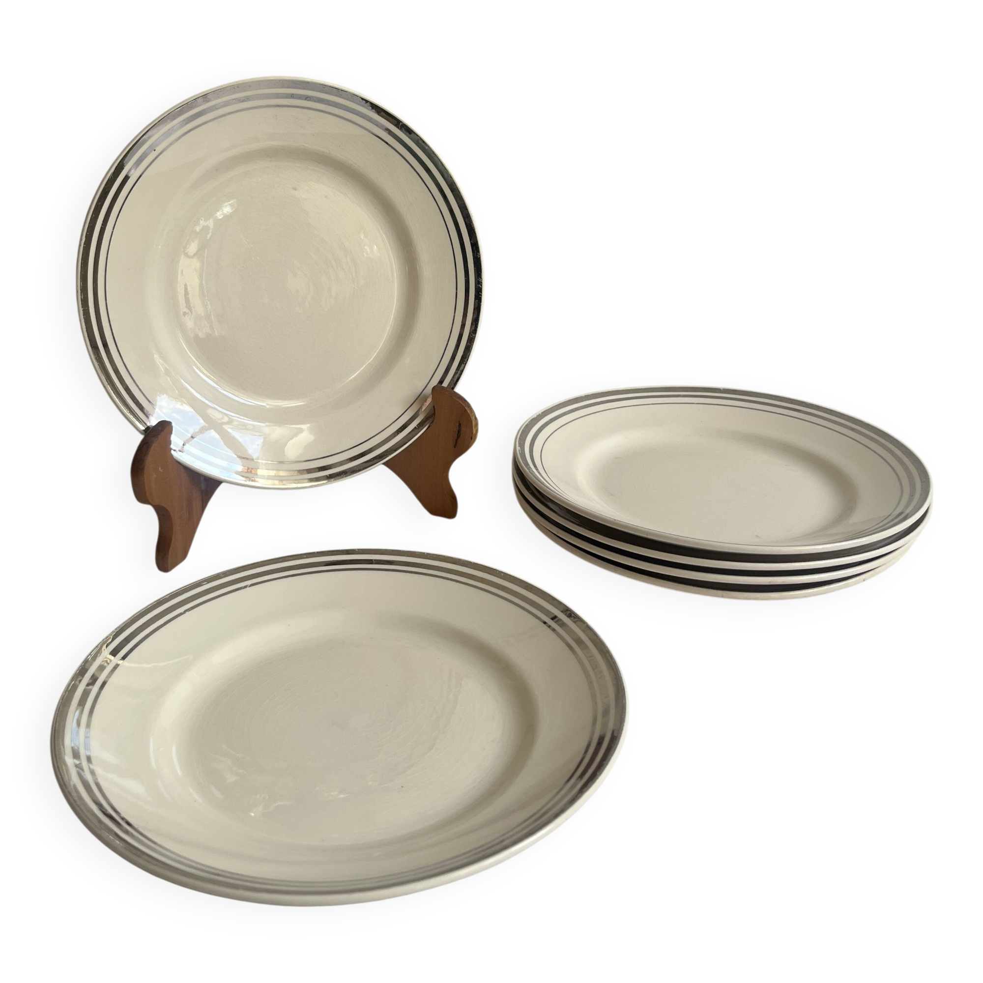 Platinum-rimmed dessert plates