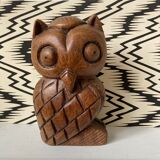 Hibou en bois sculpté