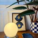 Globe lamp in opaline.