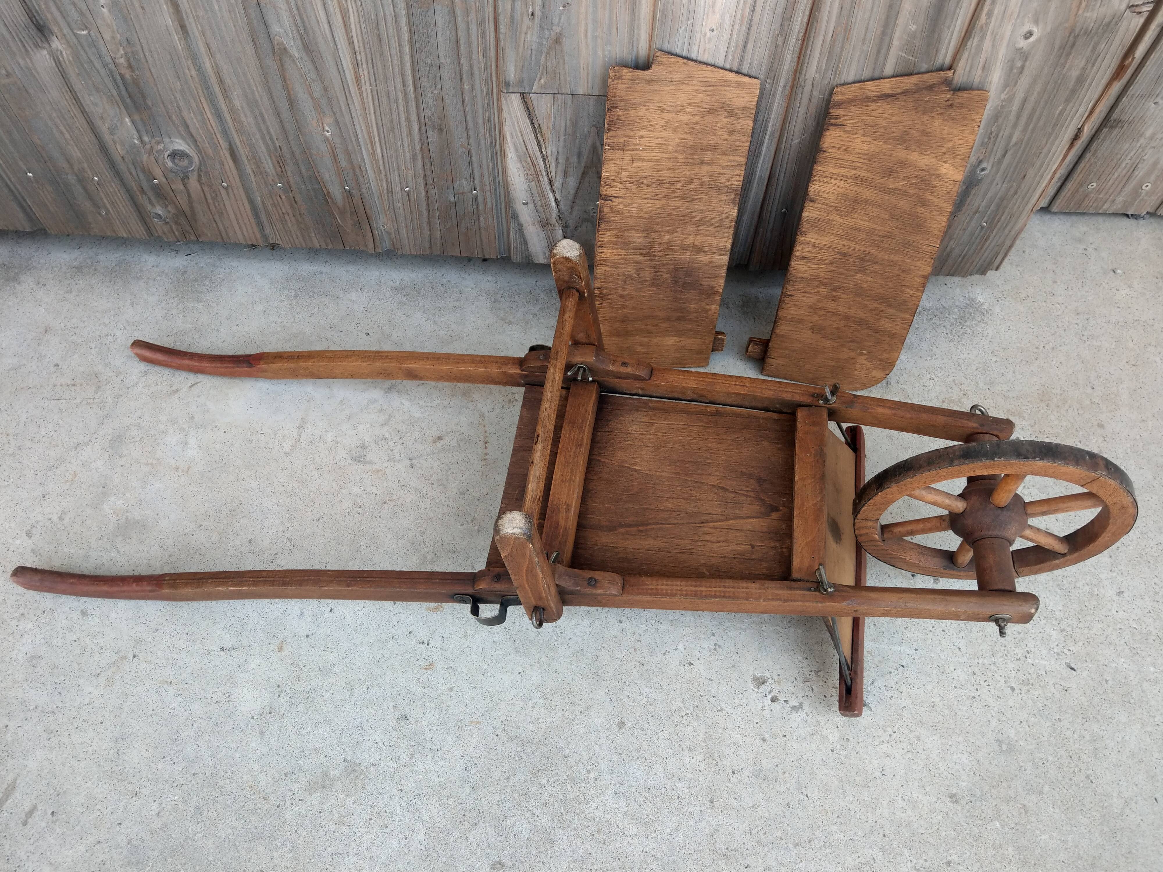 Former child wheelbarrow