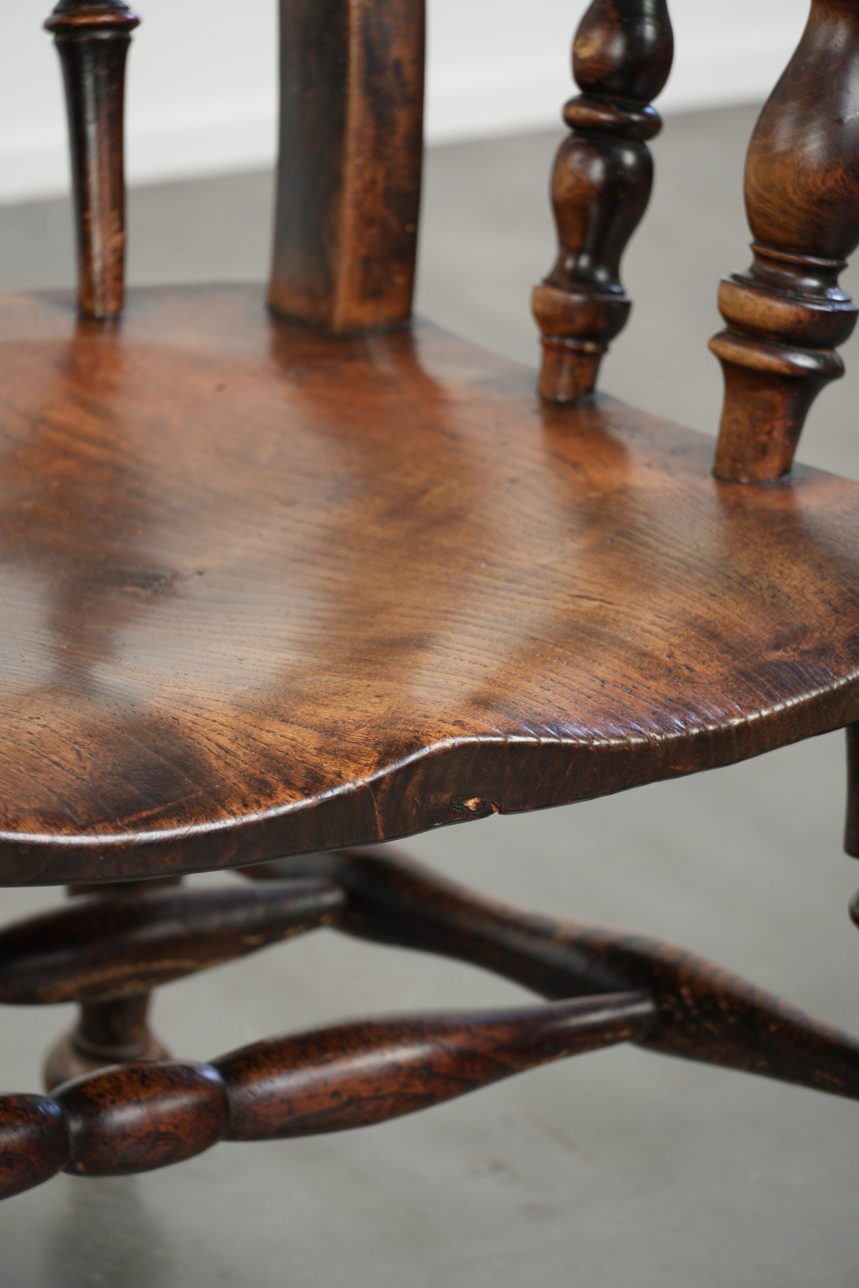 Antique English Windsor spindle chair from the early 19th century