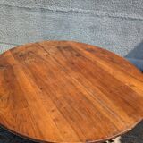 Round folding table