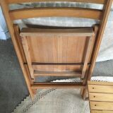 Lot of 2 folding chairs
