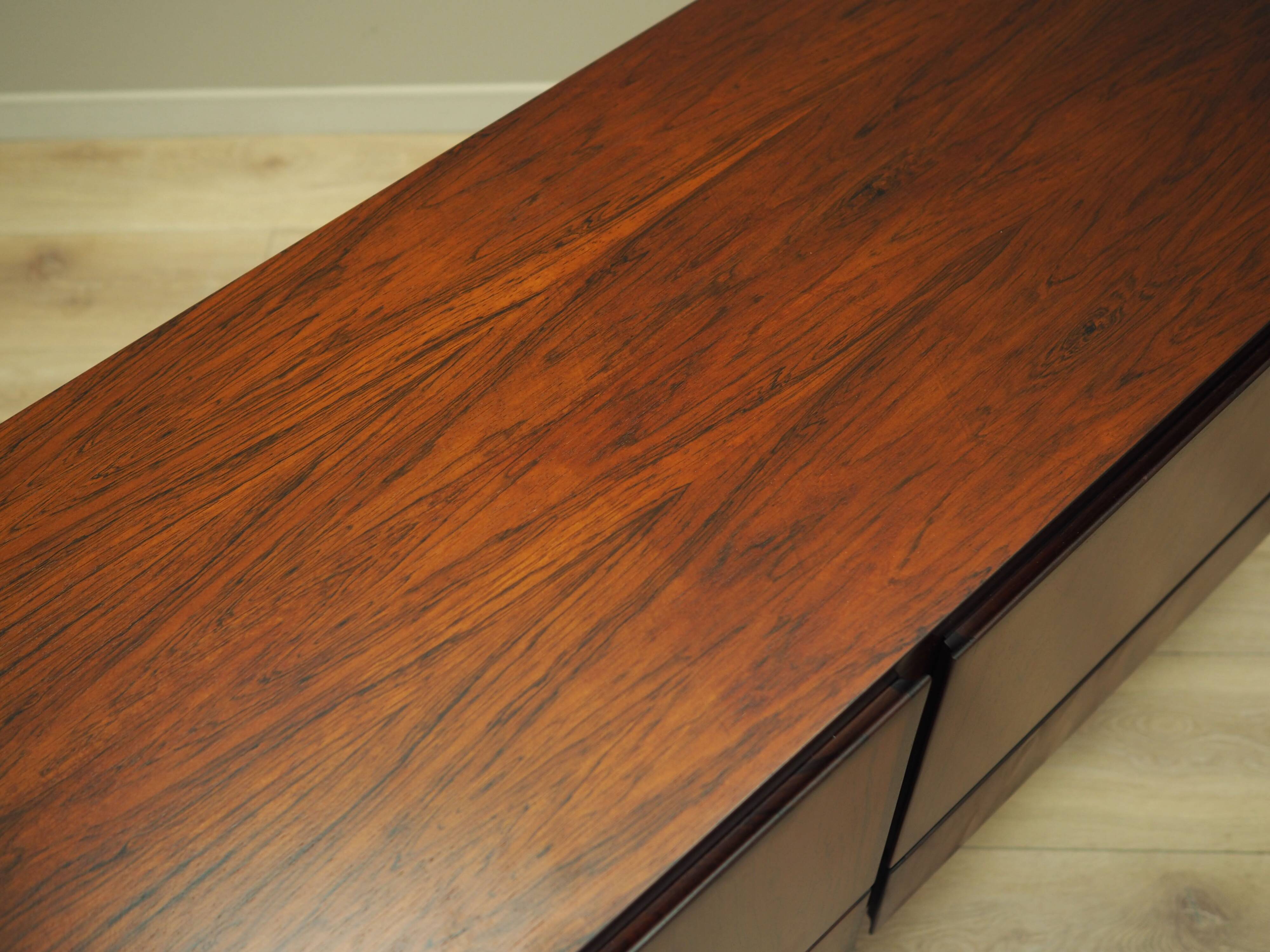 Commode en palissandre, design danois, années 1970, fabricant : Omann Jun