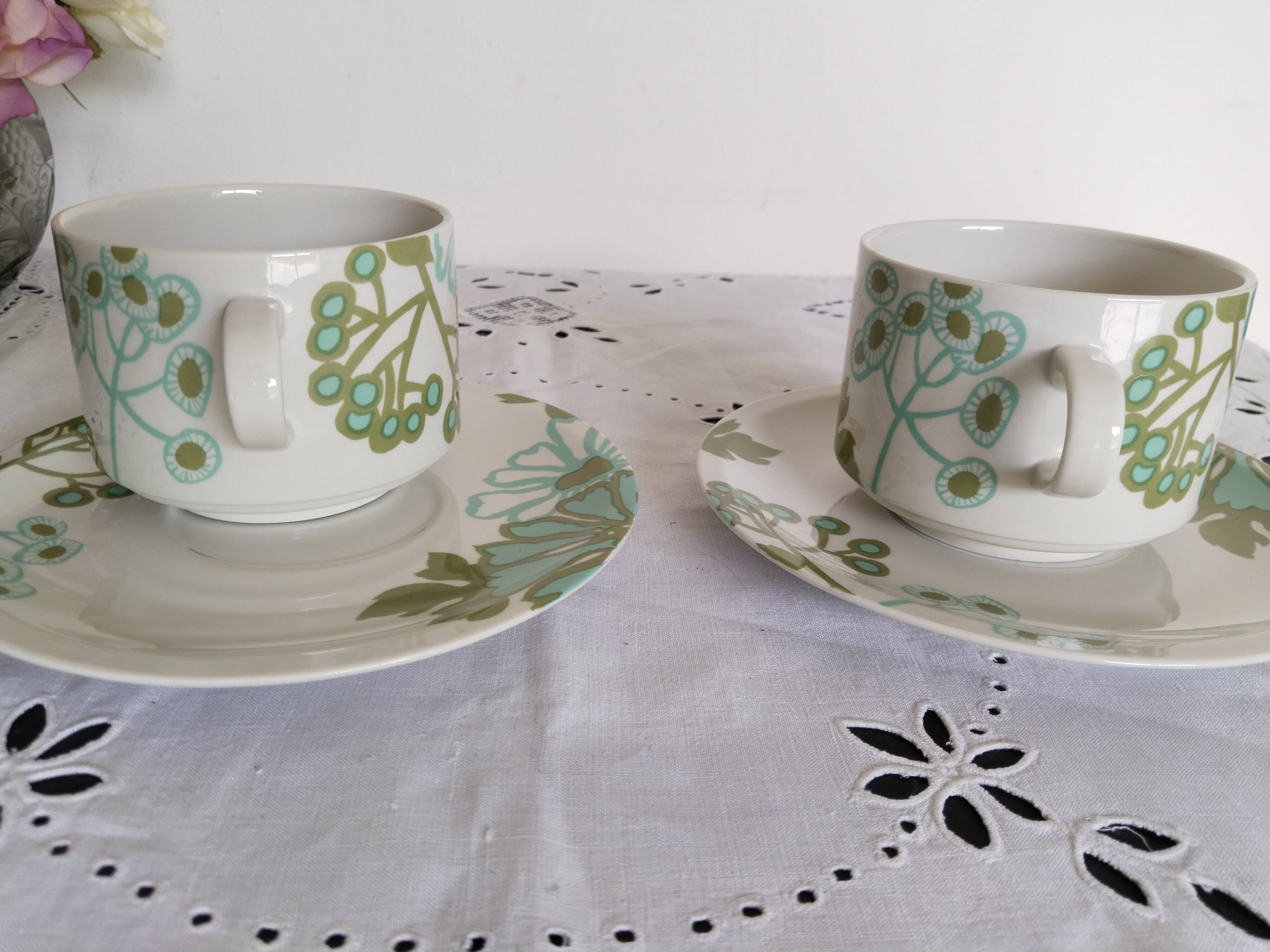 2 Porcelain coffee/tea cups, Villeroy and Boch, Scarlett model