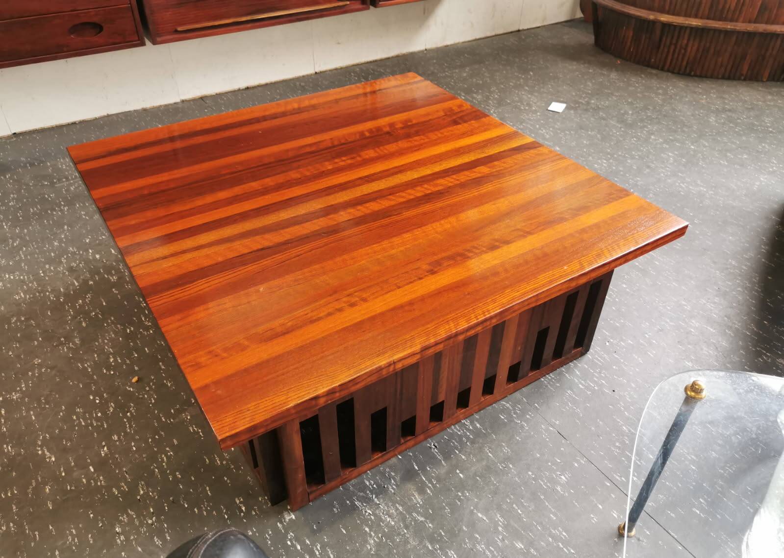 Table basse XL design vintage en bois exotique