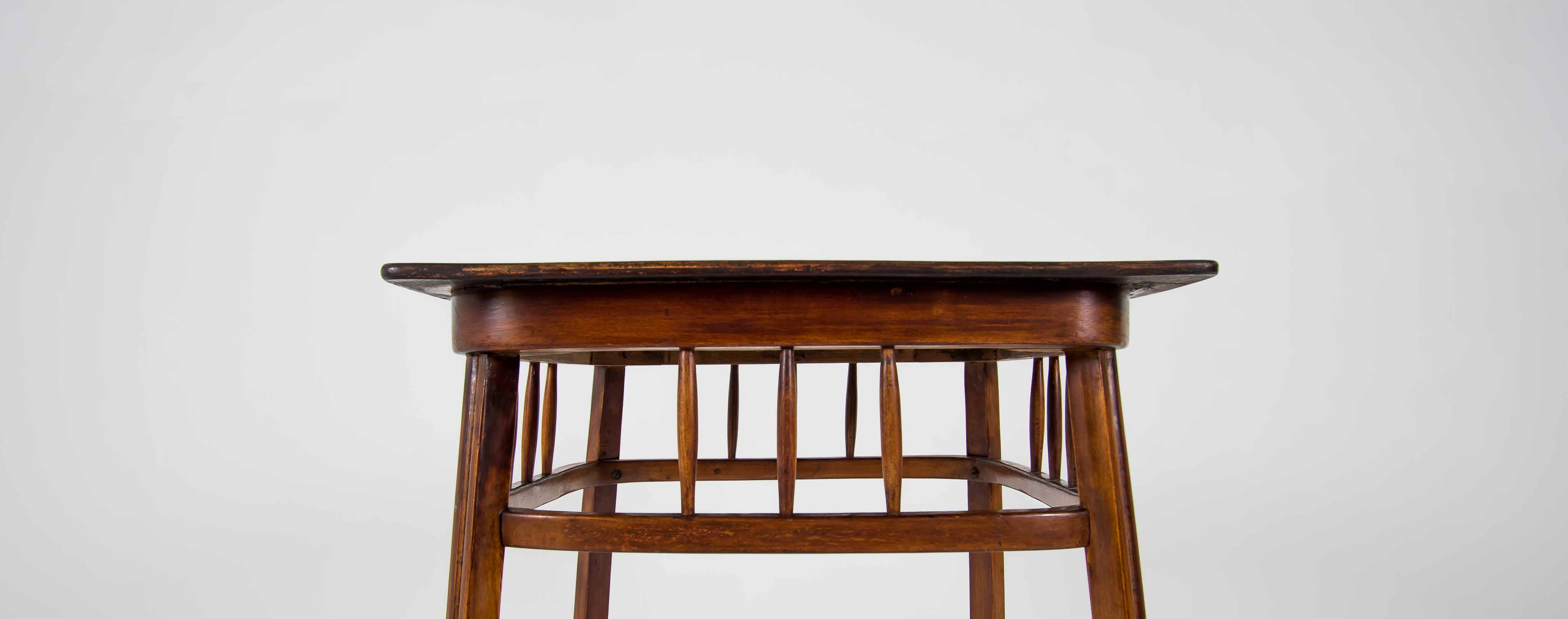Table d’appoint par Gustav Siegel
