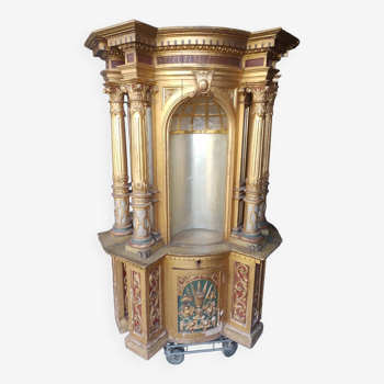 Superbe tabernacle d'église début XIXeme siècle en bois stuqué doré