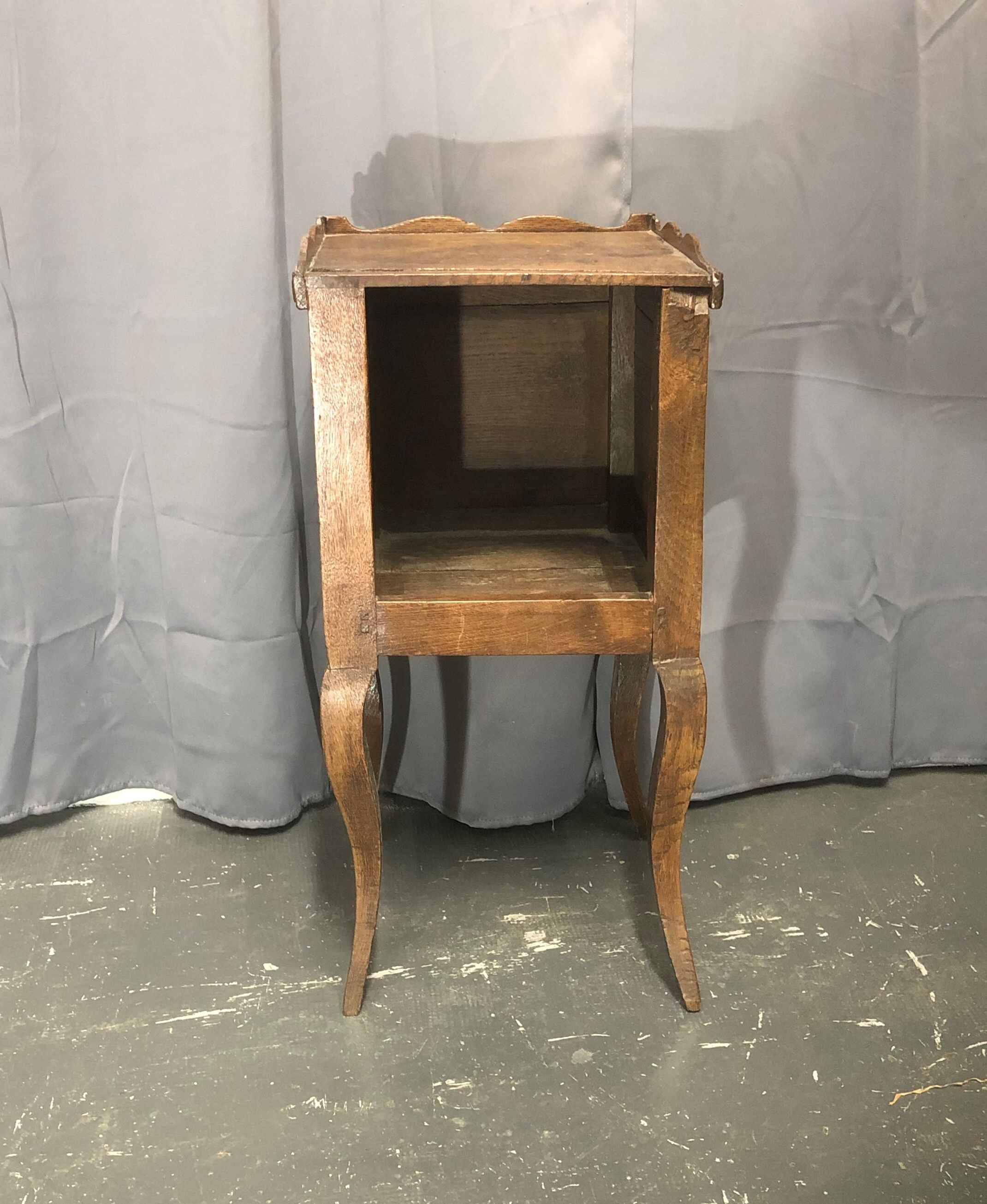 Side cabinet in oak period LOUIS XV 18 eme Country furniture Fifth wheel Table