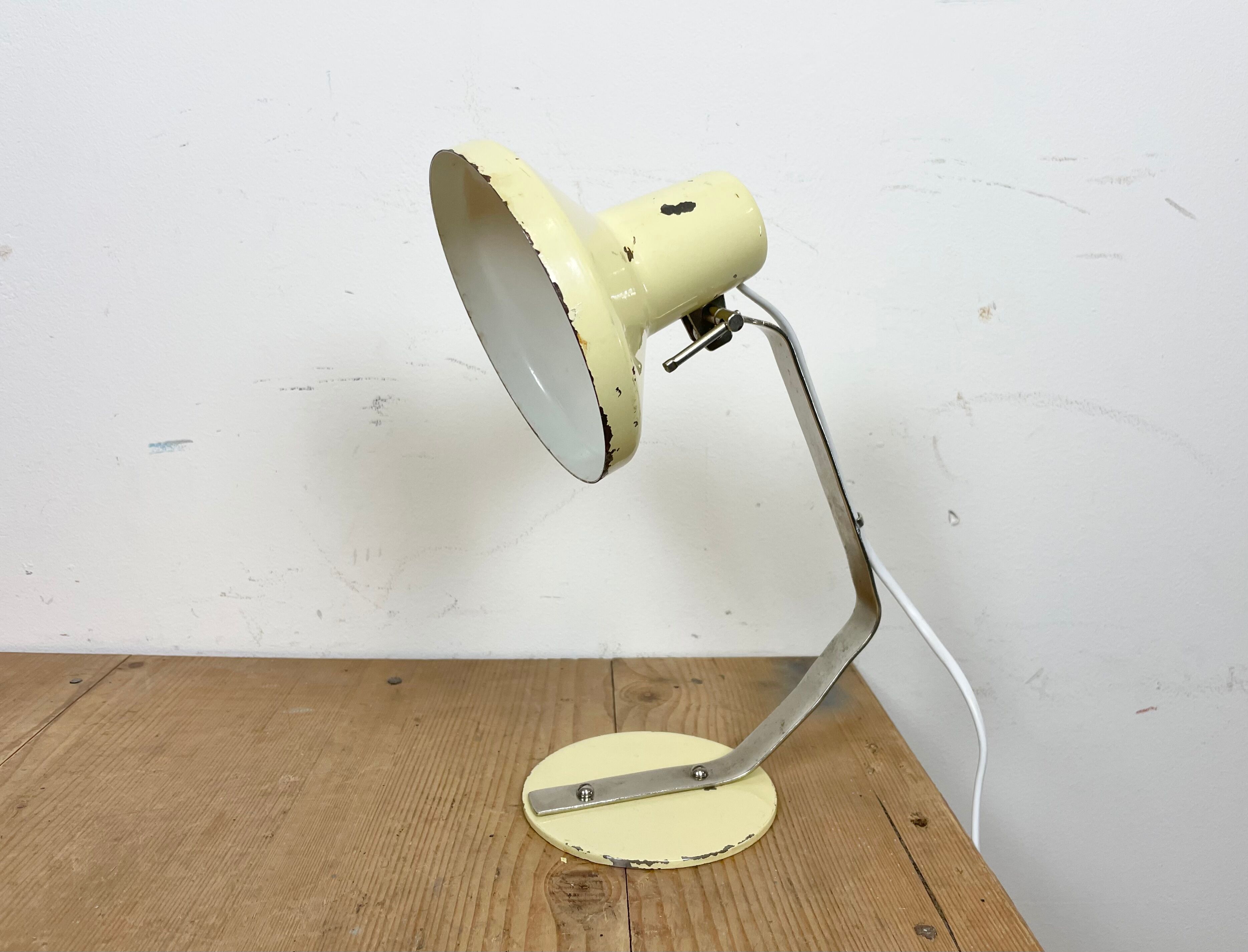Beige industrial table lamp from Metal Mot, 1960s