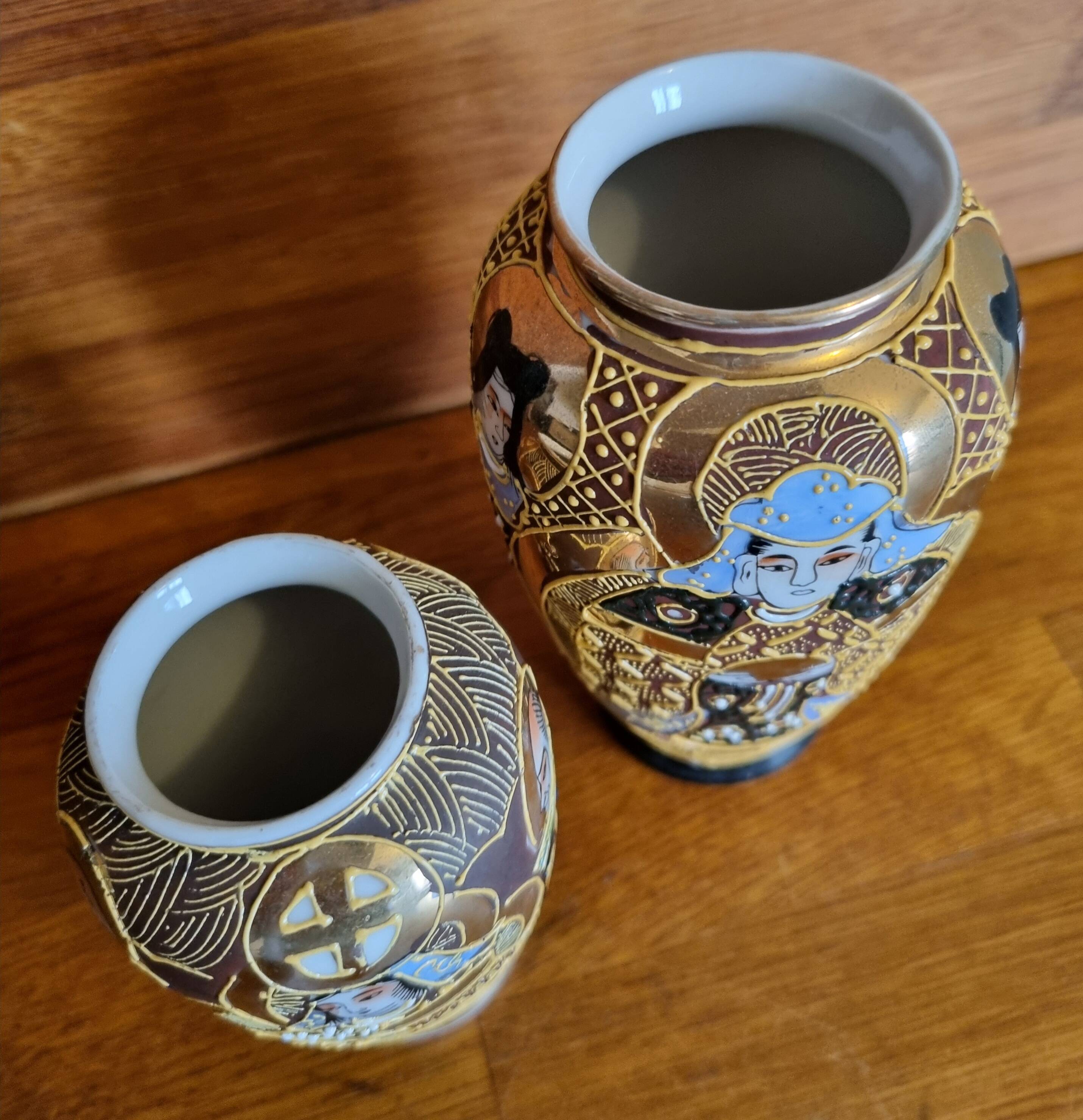 Set of 2 Japanese Satsuma ceramic vases