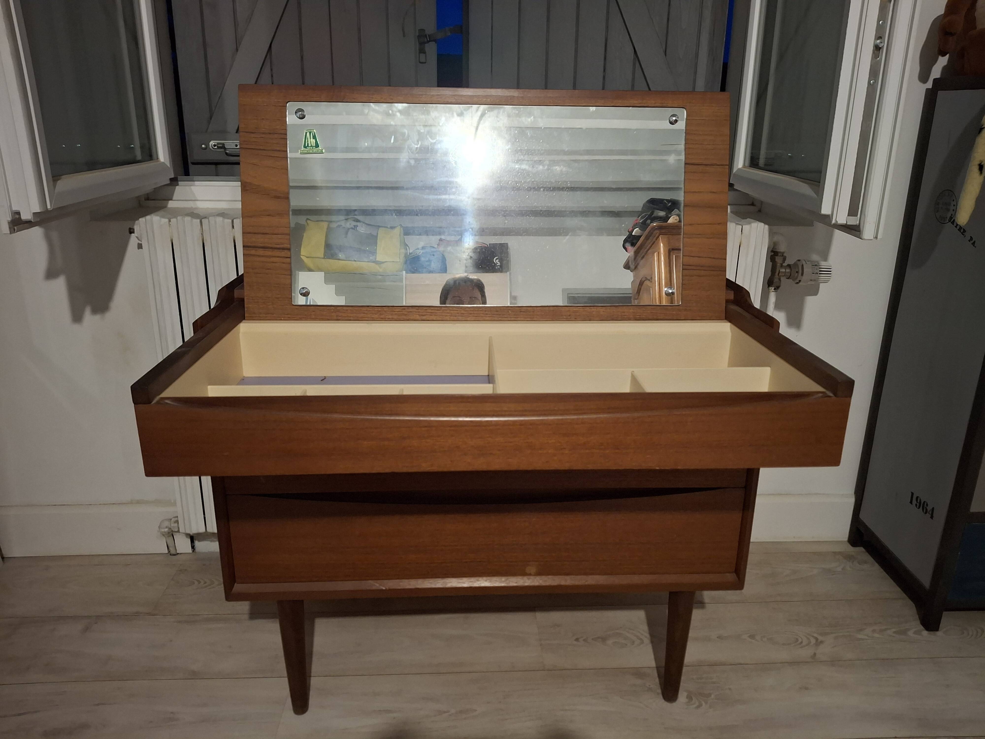 Danish dresser/vanity from 1960