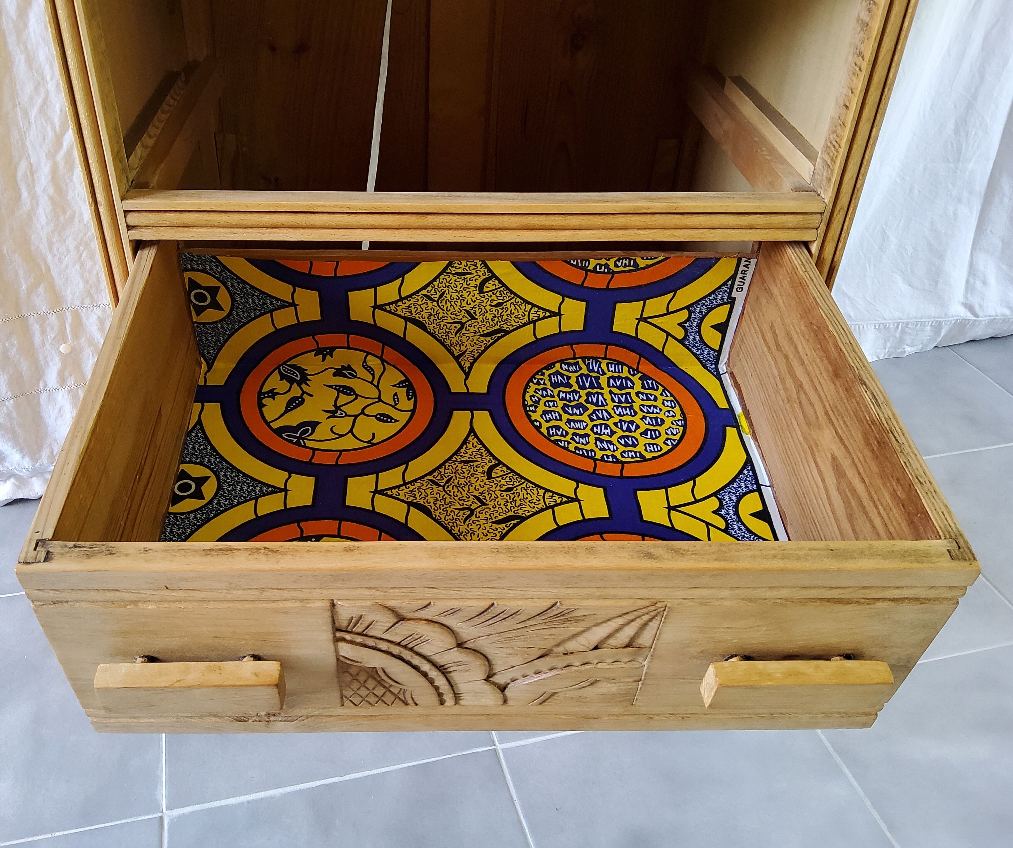 Art deco chest of drawers