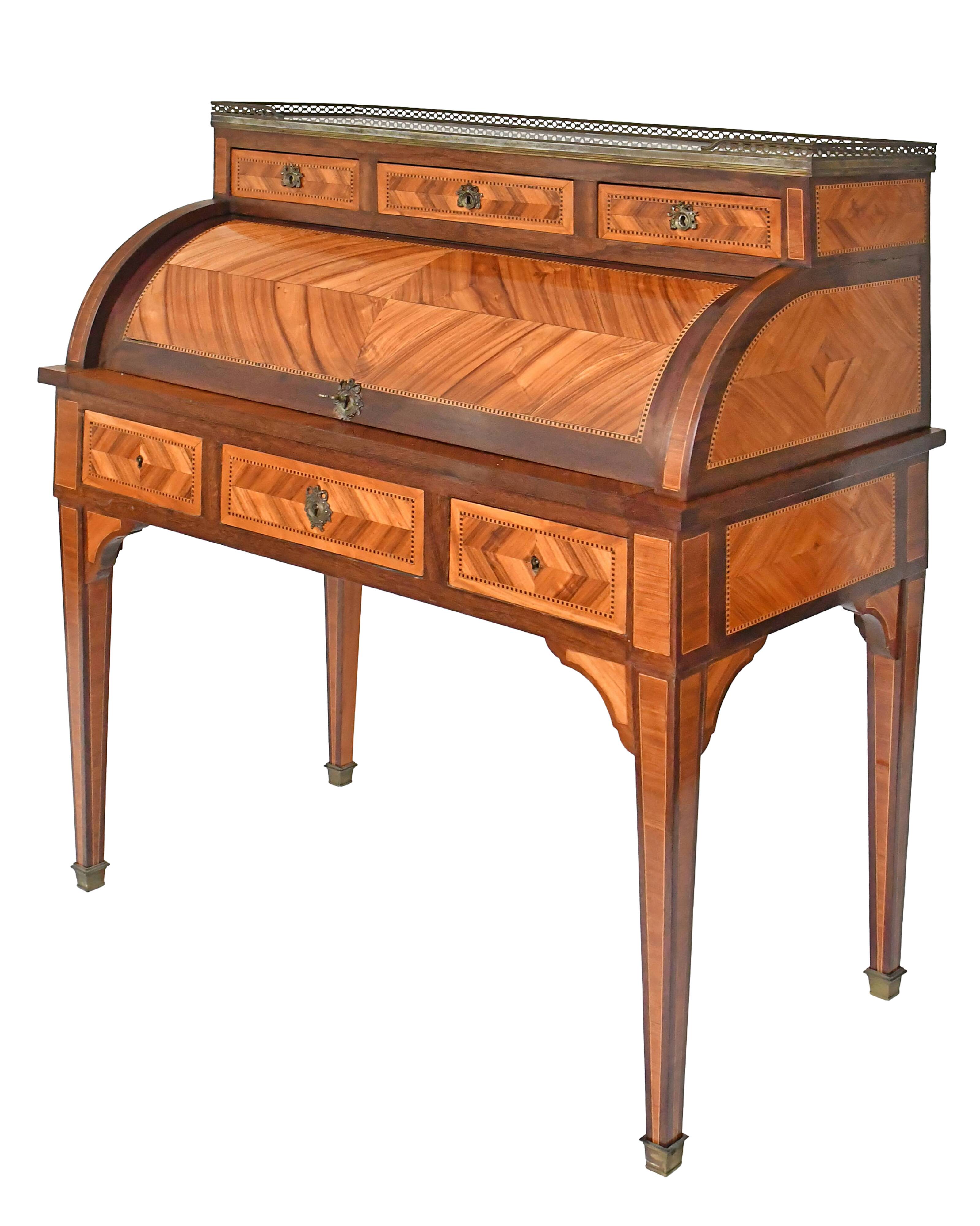 Cylinder desk in Louis XVI style
