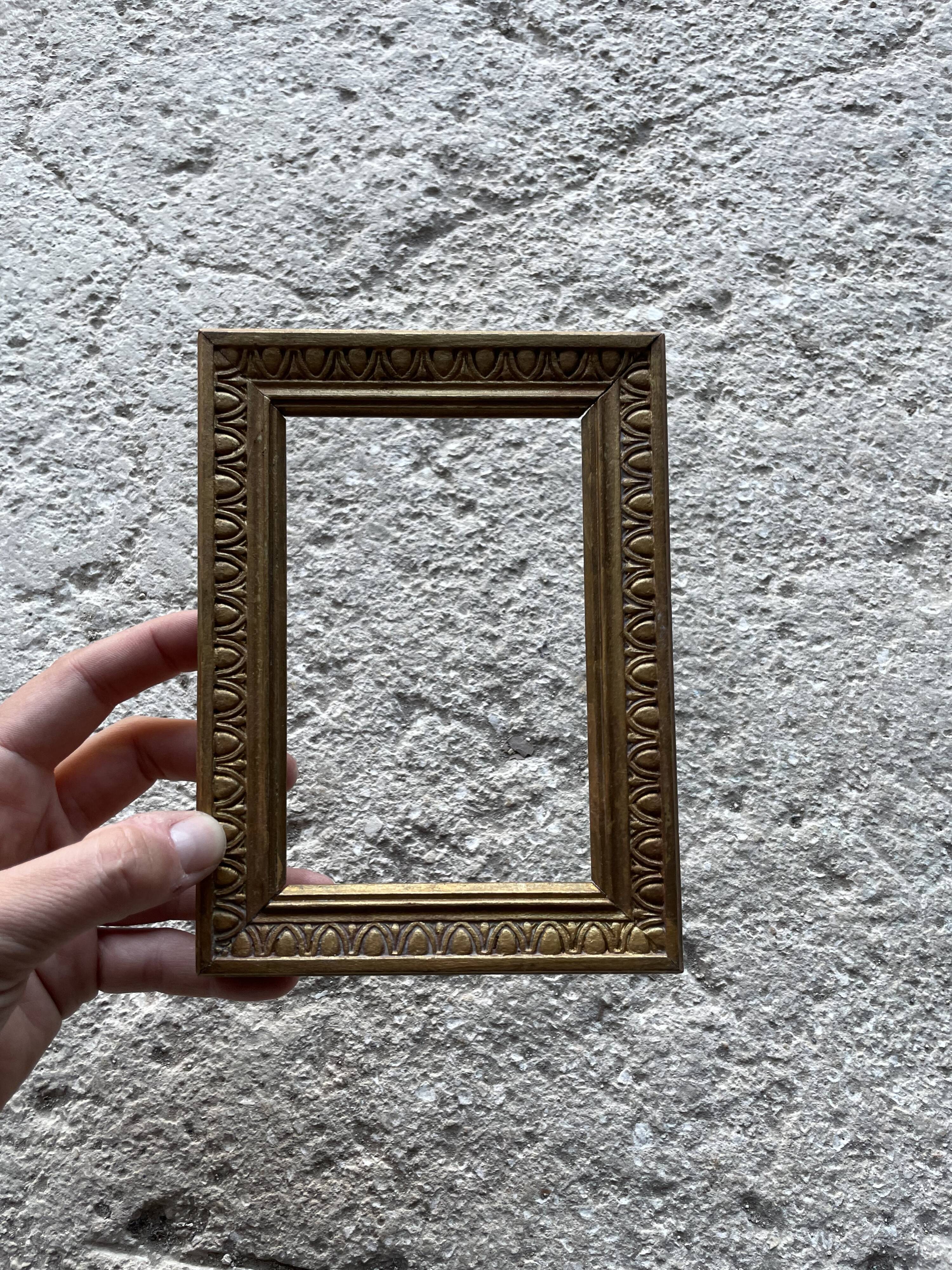 Small old gold frame 12x17cm