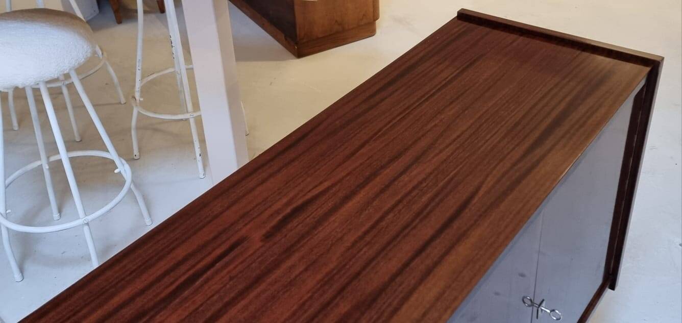 Buffet du milieu du siècle