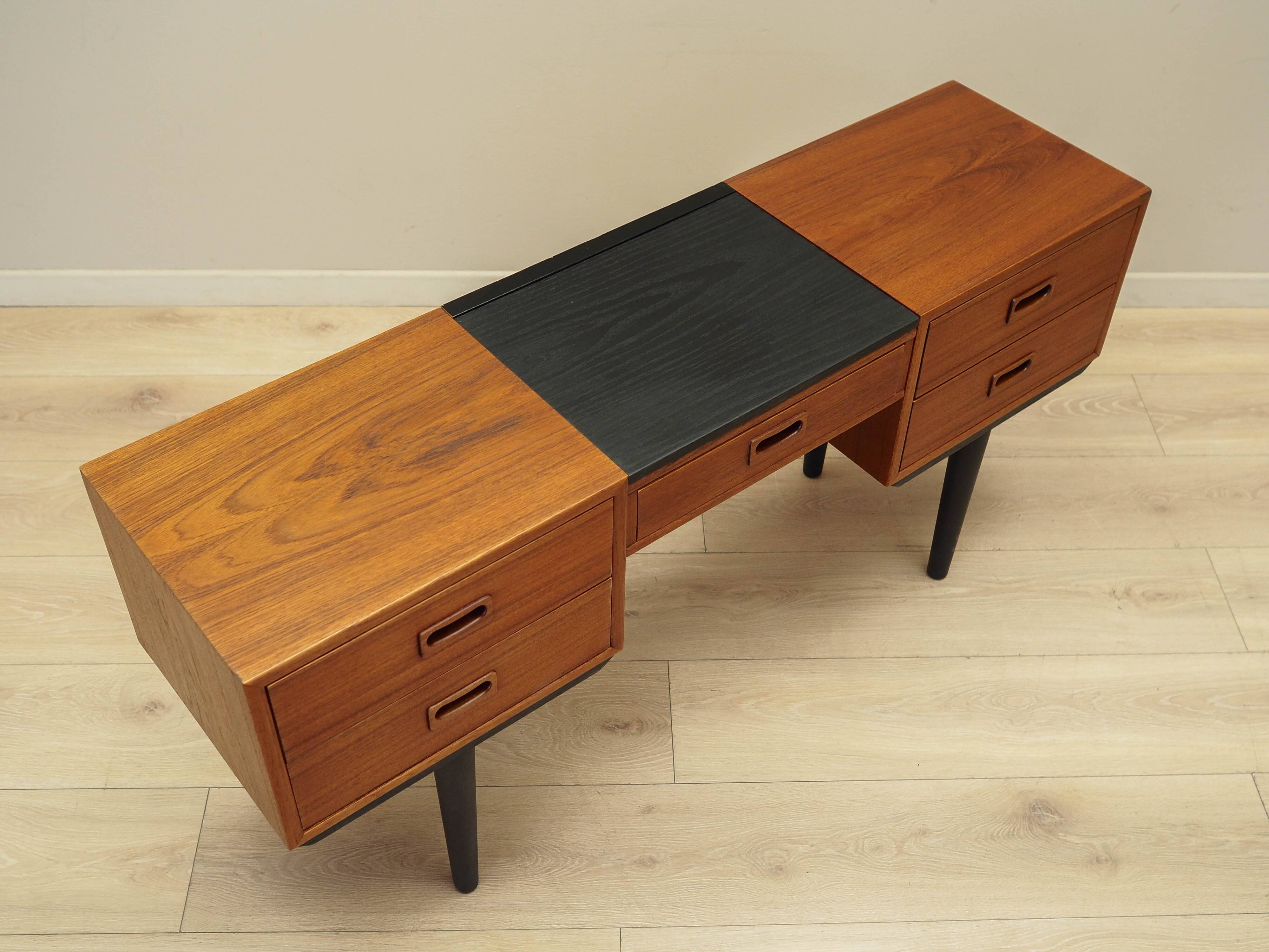 Coiffeuse en teck, design danois, années 1970, production : Danemark