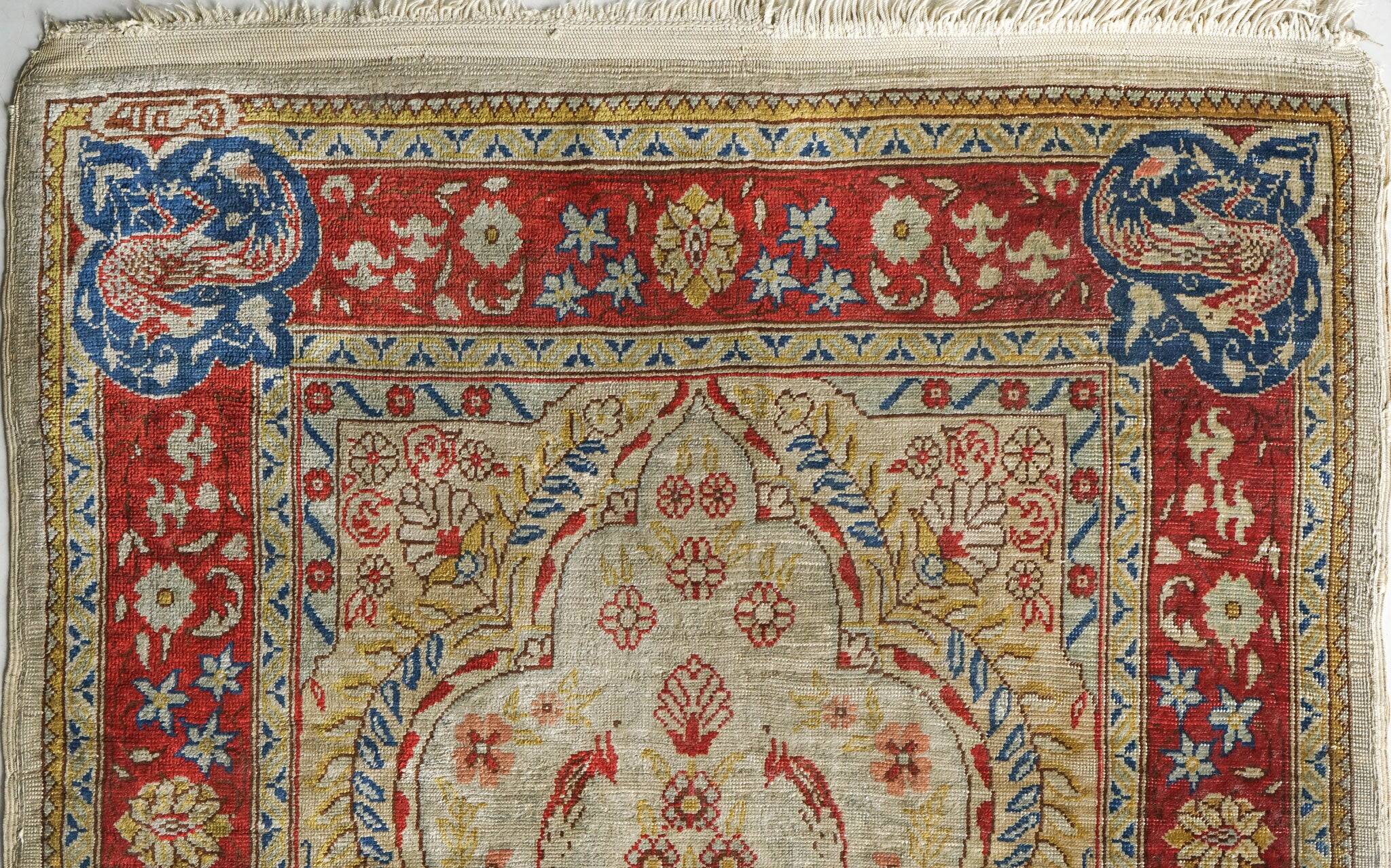 Fine handwoven vintage rug - Persian silk