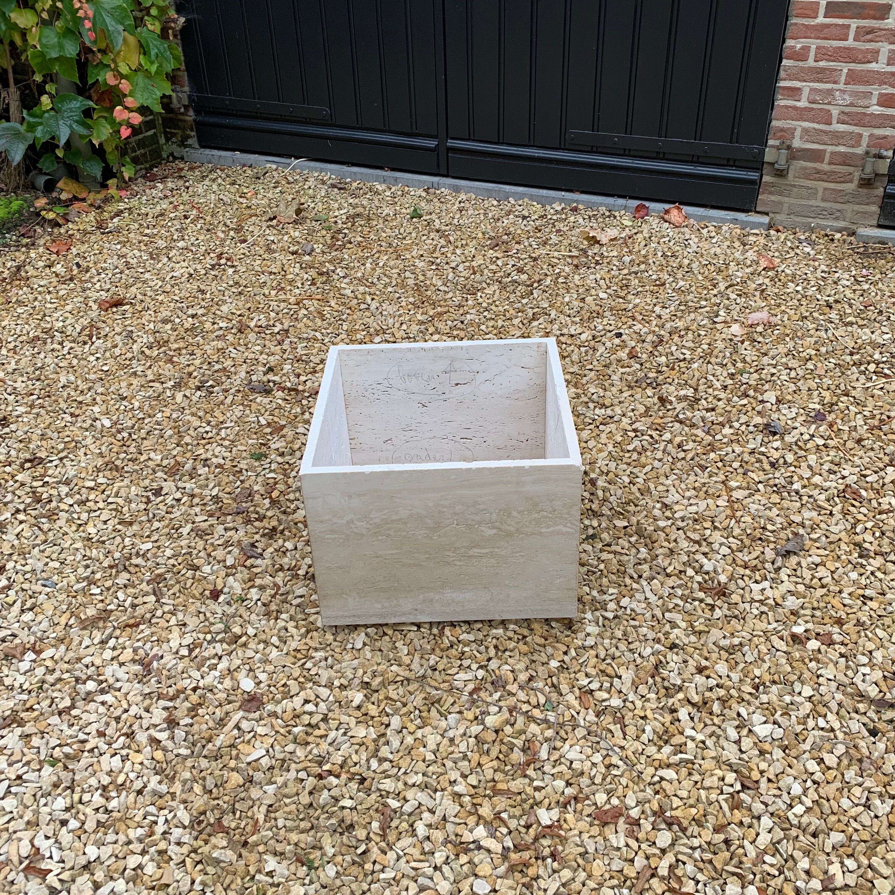 Table basse en travertin 115x115 cm