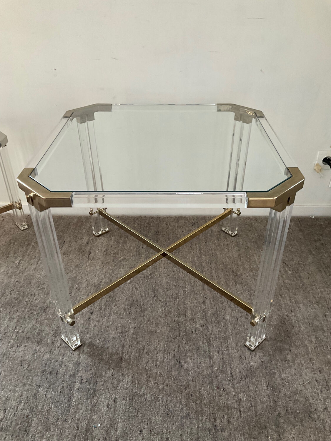 Vintage coffee table in lucite and brass 60s-70s