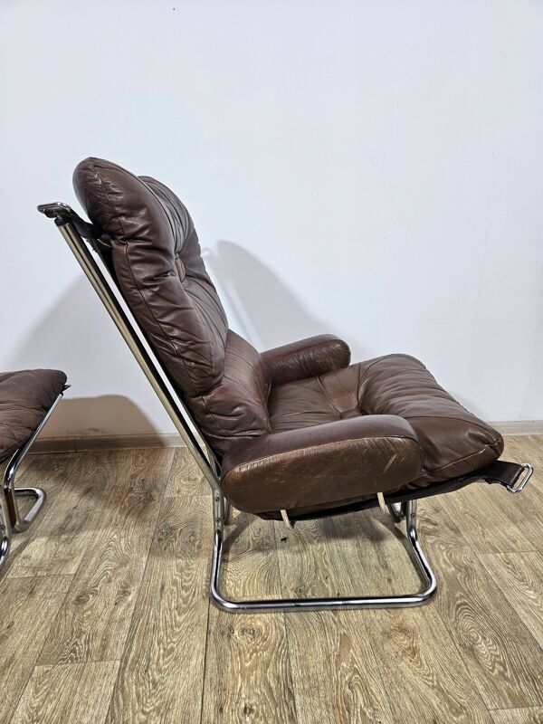 Fauteuil avec repose-pieds, Westnofa, ''Fauteuil à ailes et repose-pieds'', conçu par