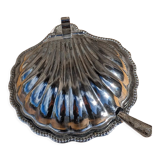 Vintage shell butter dish with your knife