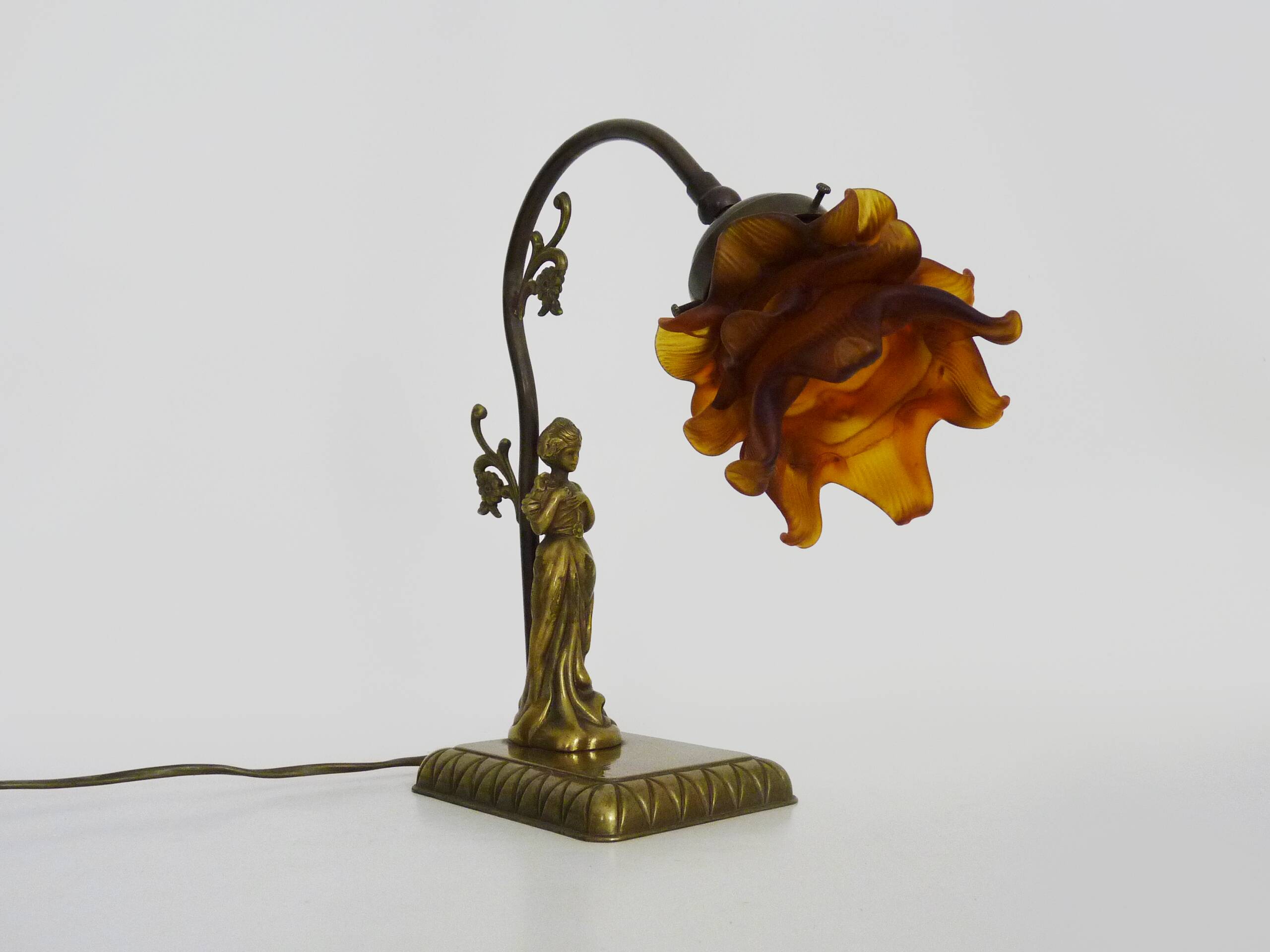 Table lamp, Art Nouveau style, female figure with removable head