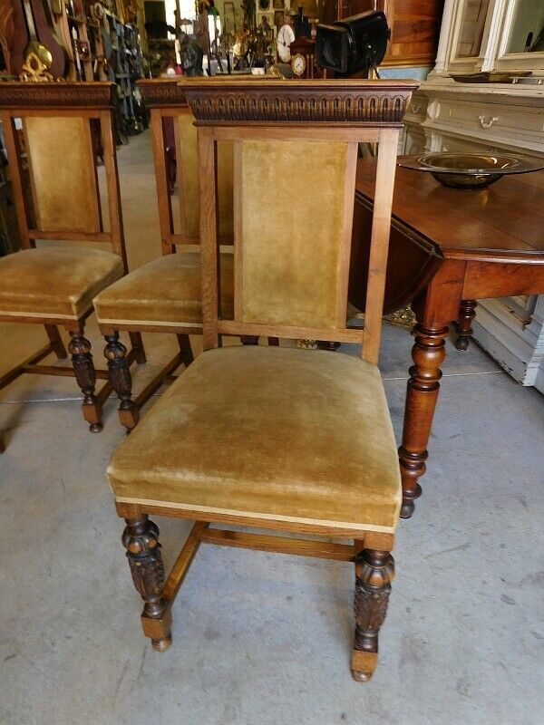 Series of 4 solid oak chairs from the end of the 19th century