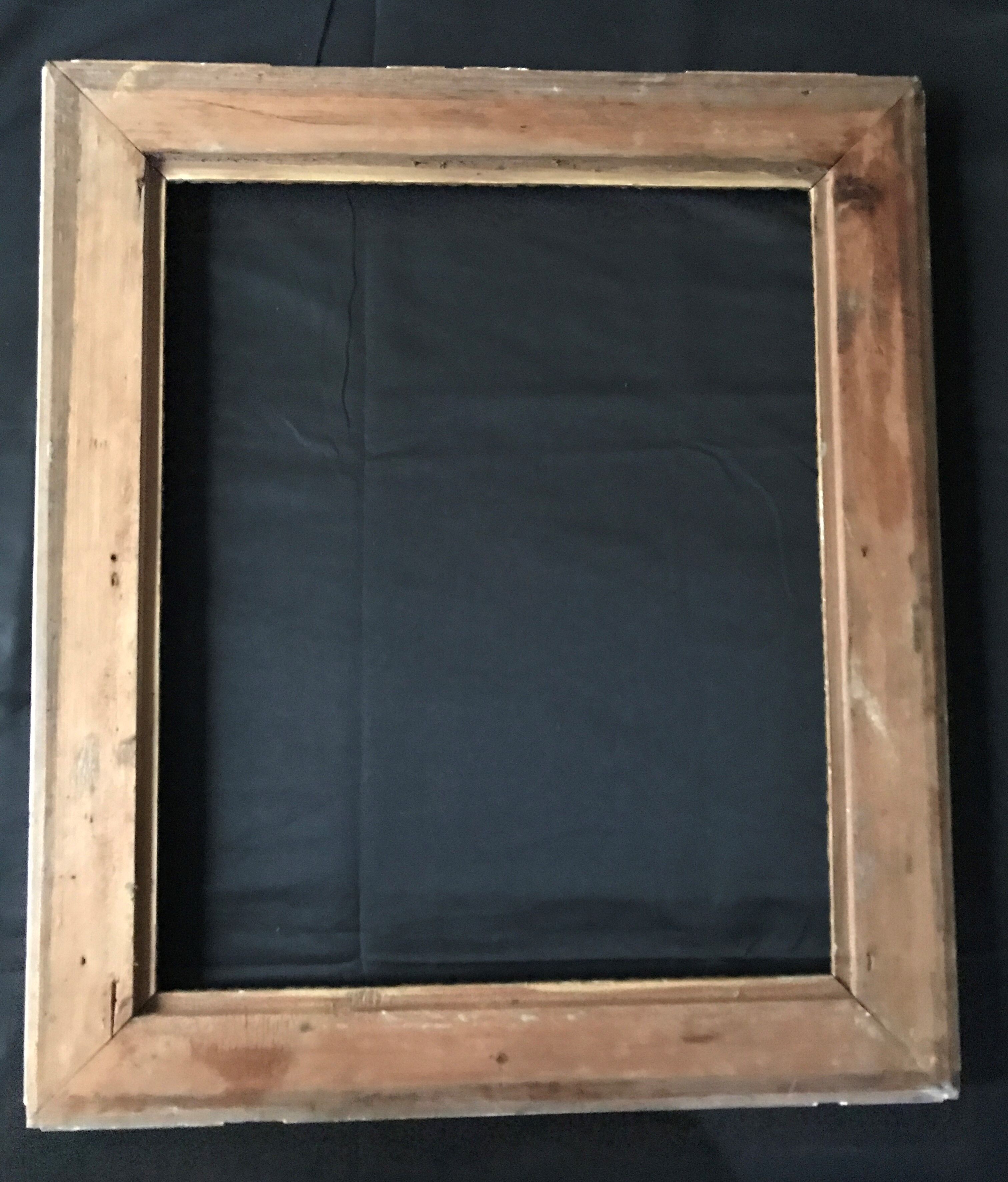 Wooden frame decorated with a frieze.
