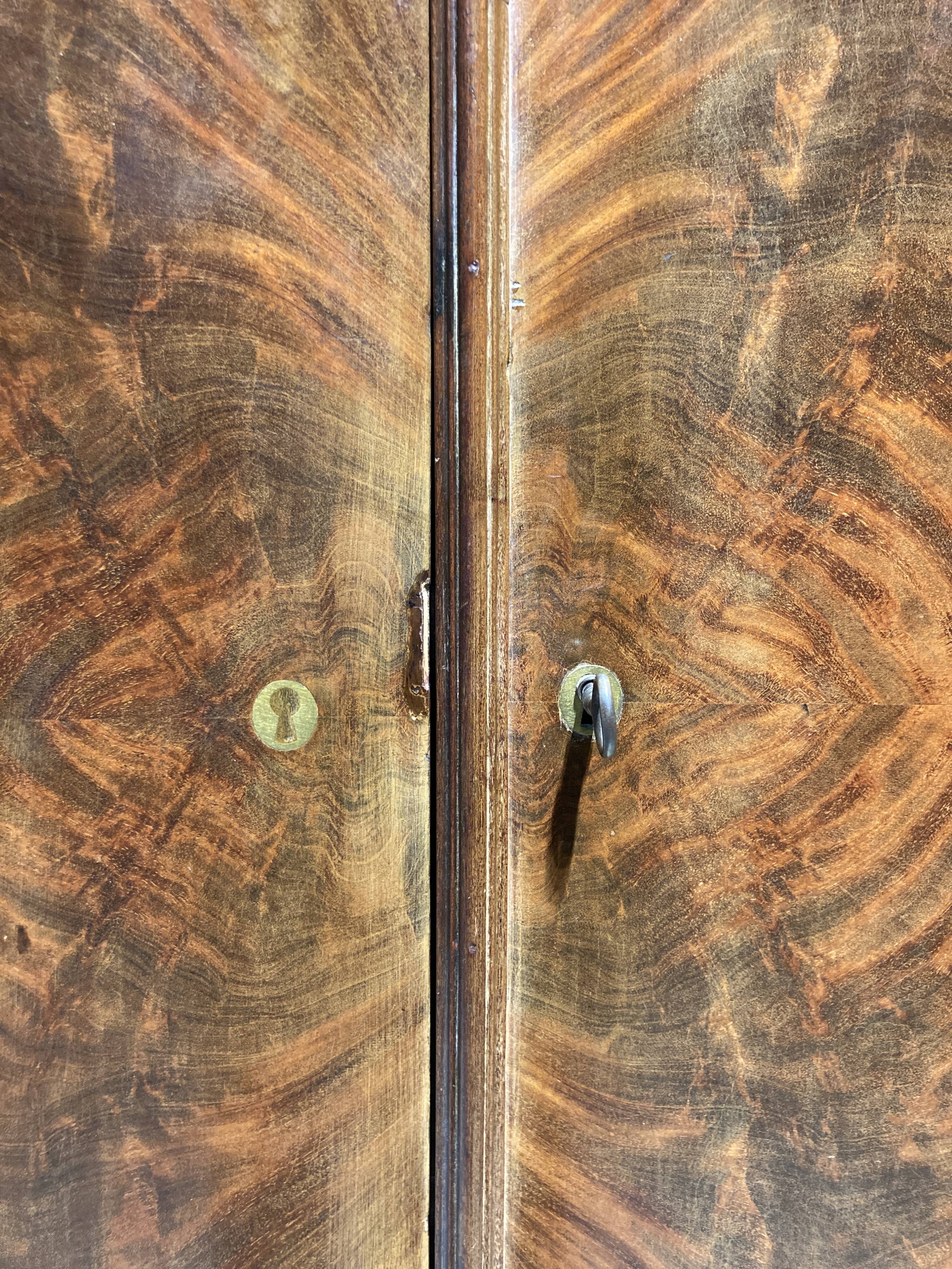 Mahogany wood cabinet