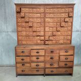 Armoire d'apothicaire de mercerie ancienne