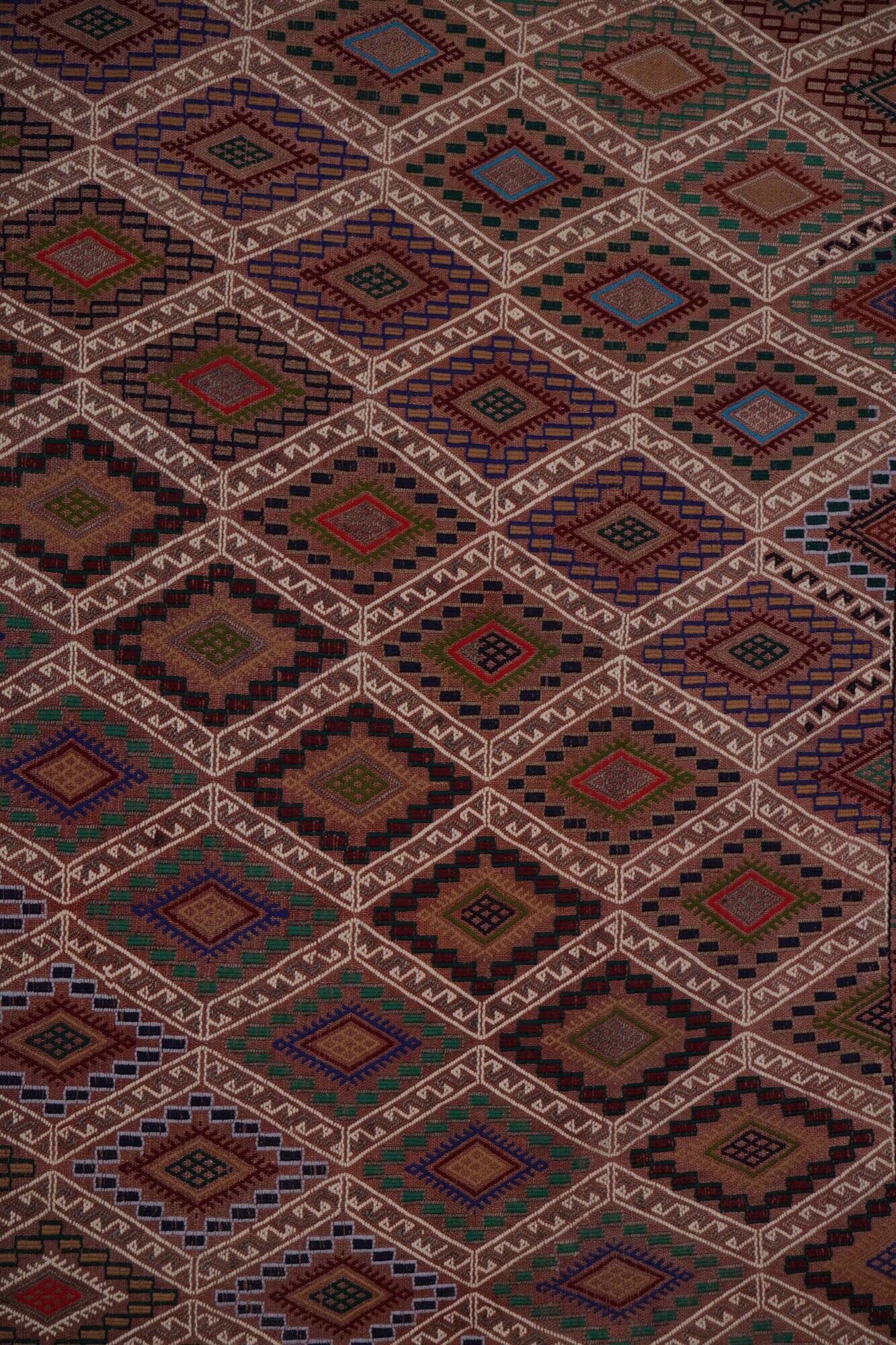 Vintage Turkish kilim, handwoven, 170x258 cm.