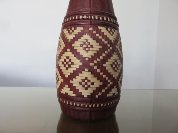 Bouteille éthnique en cuir, années 60-70