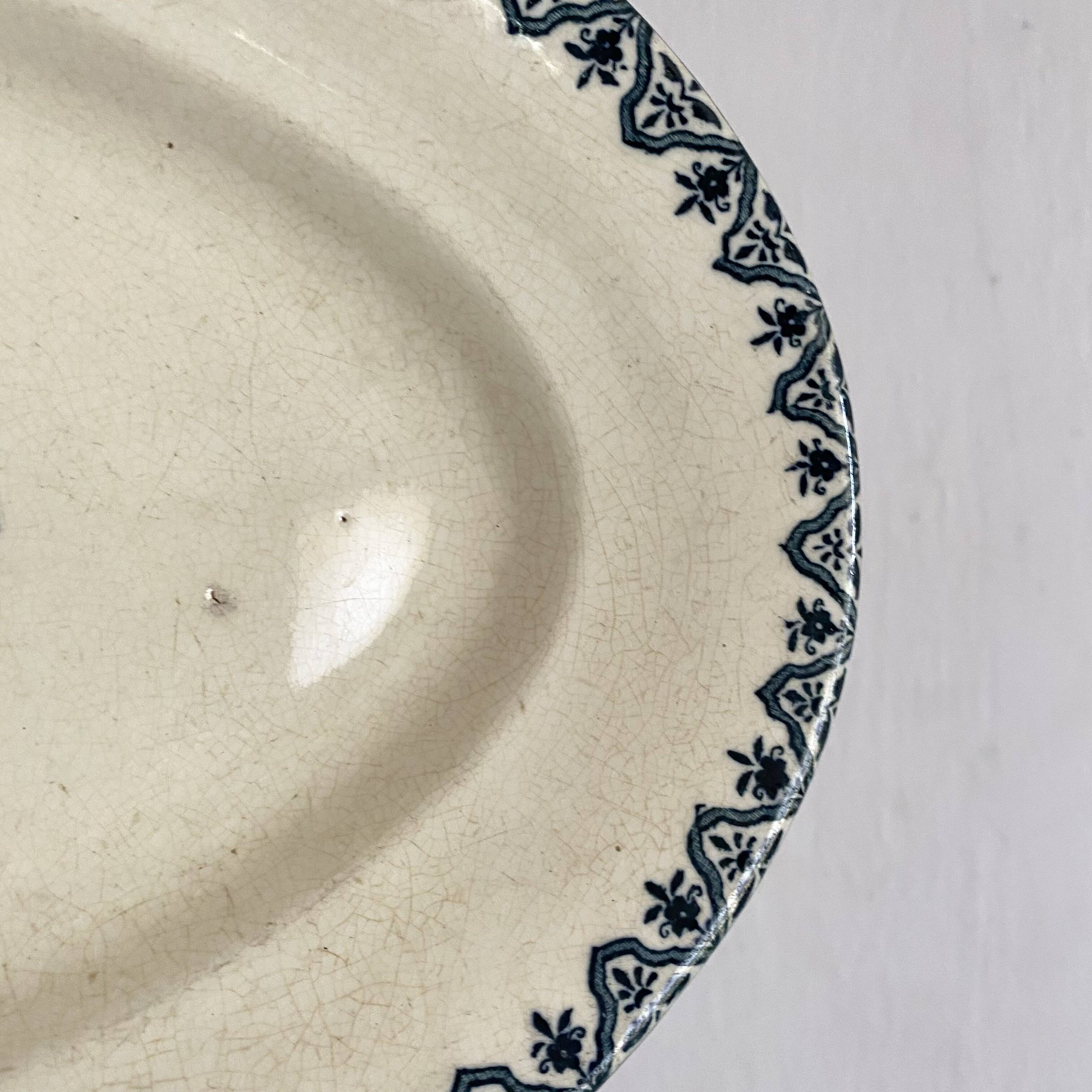 Oval iron earth dish