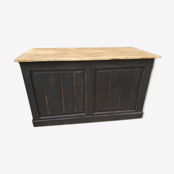 Double-sided counter trade furniture