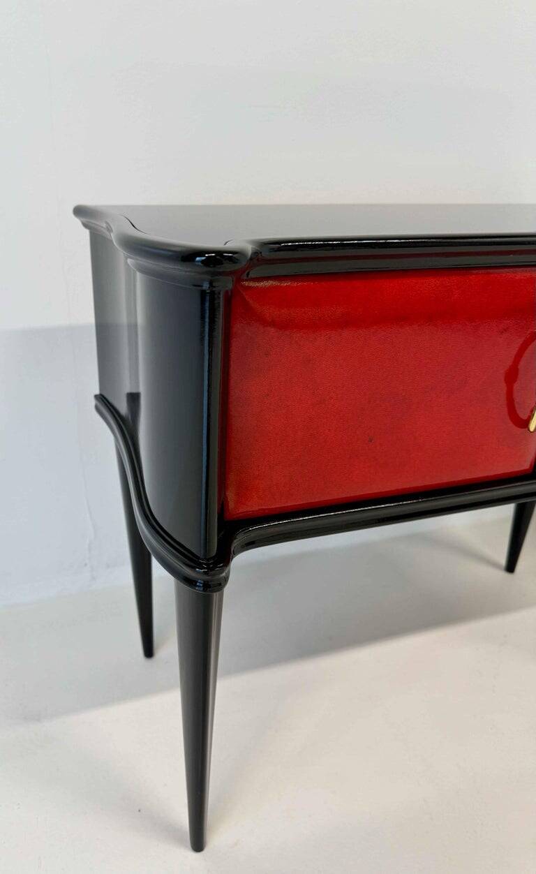 Pair of Italian Art Deco Nightstands in Red Parchment and Black Lacquer, 19