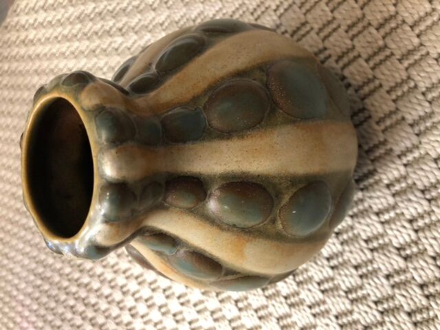 Louis Lourioux's cabochons vase