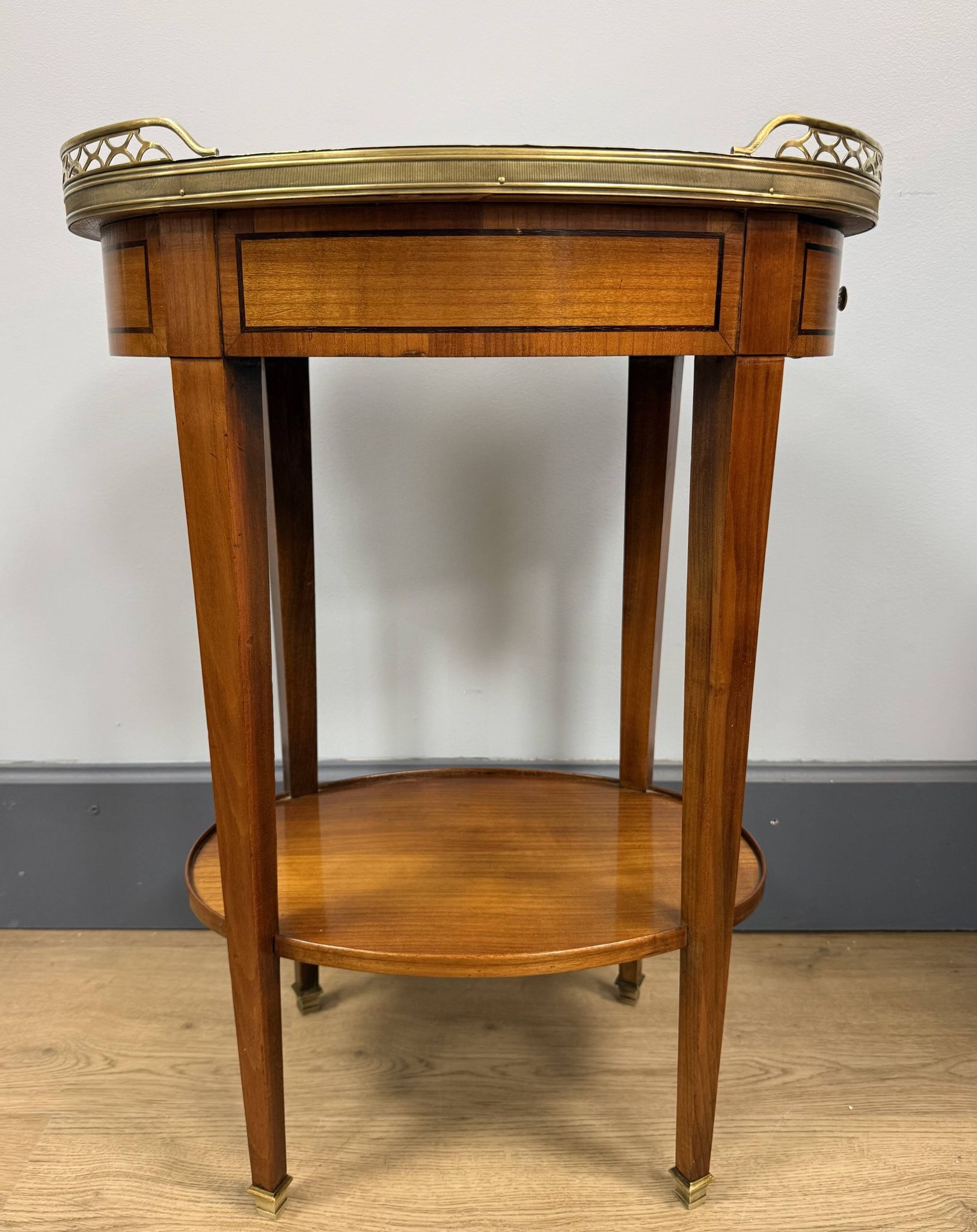 Table bouillotte de forme ovale