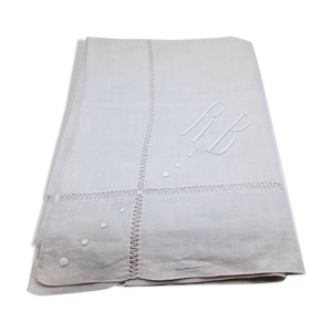 Drap en lin brodé