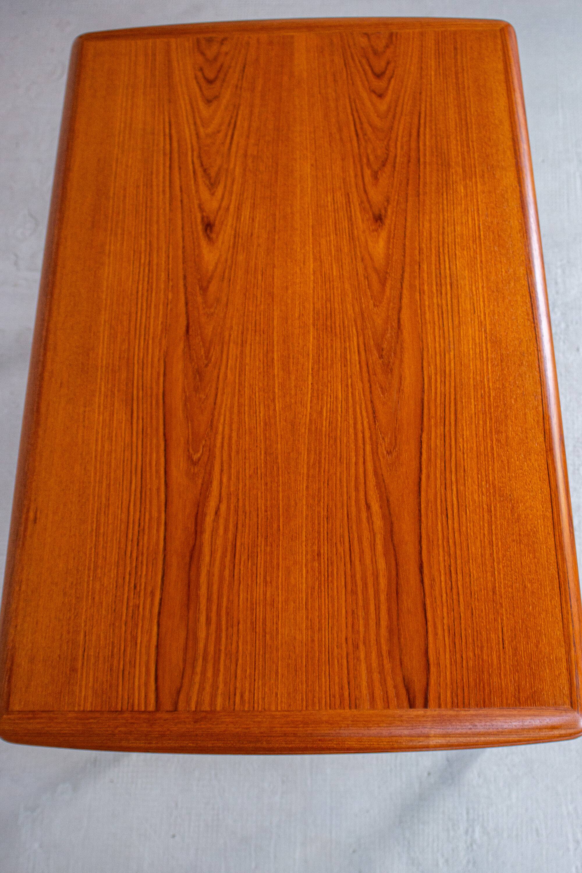Dining table Svend Aaage Madsen in vintage teak, mid-century Danish from the 1960s.