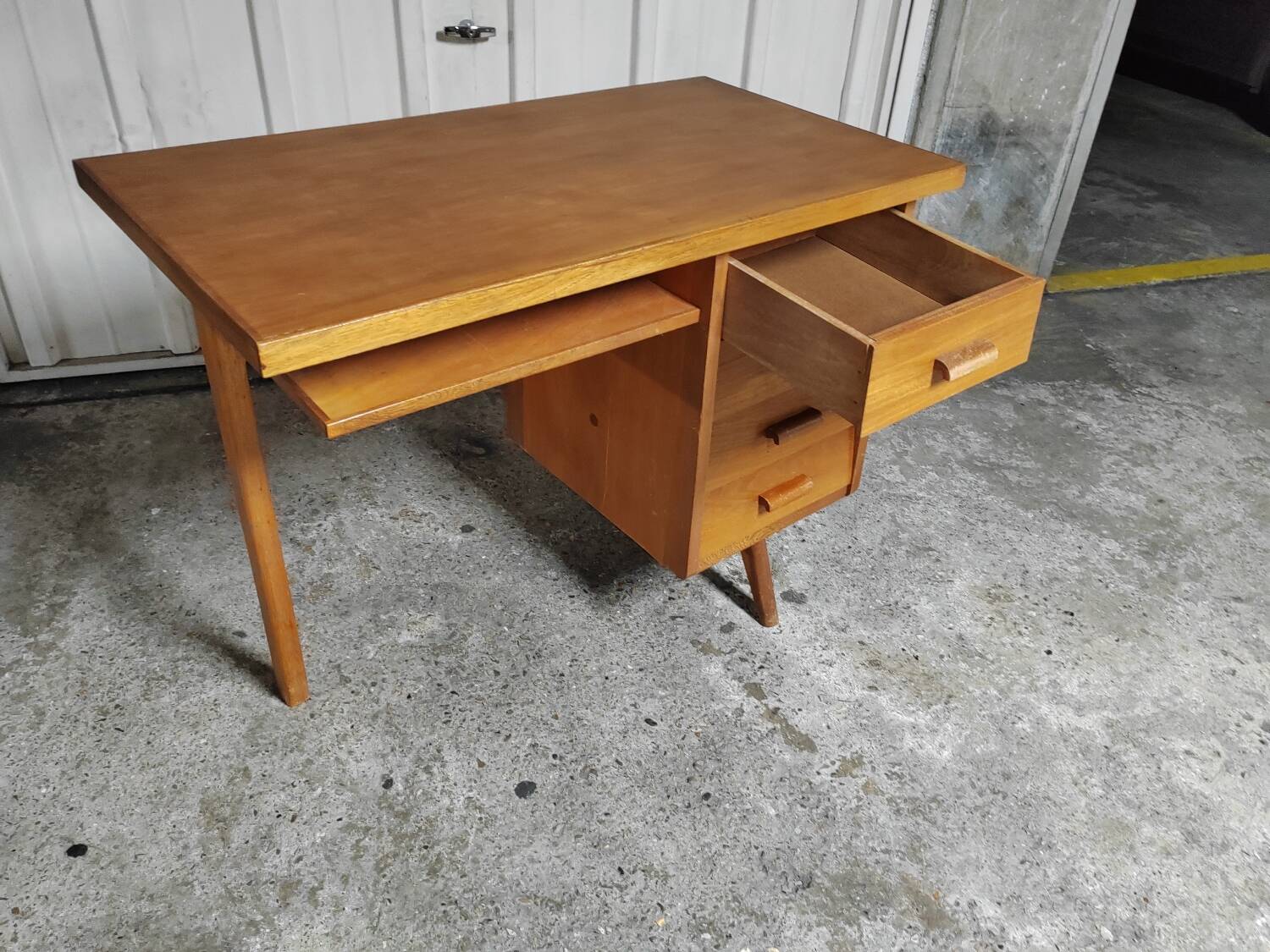 Vintage tripod desk
