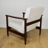 Fauteuil GFM-142, design Edmund Homa des années 70, boucle blanc ivoire - 2 pièces disponibles - bois foncé