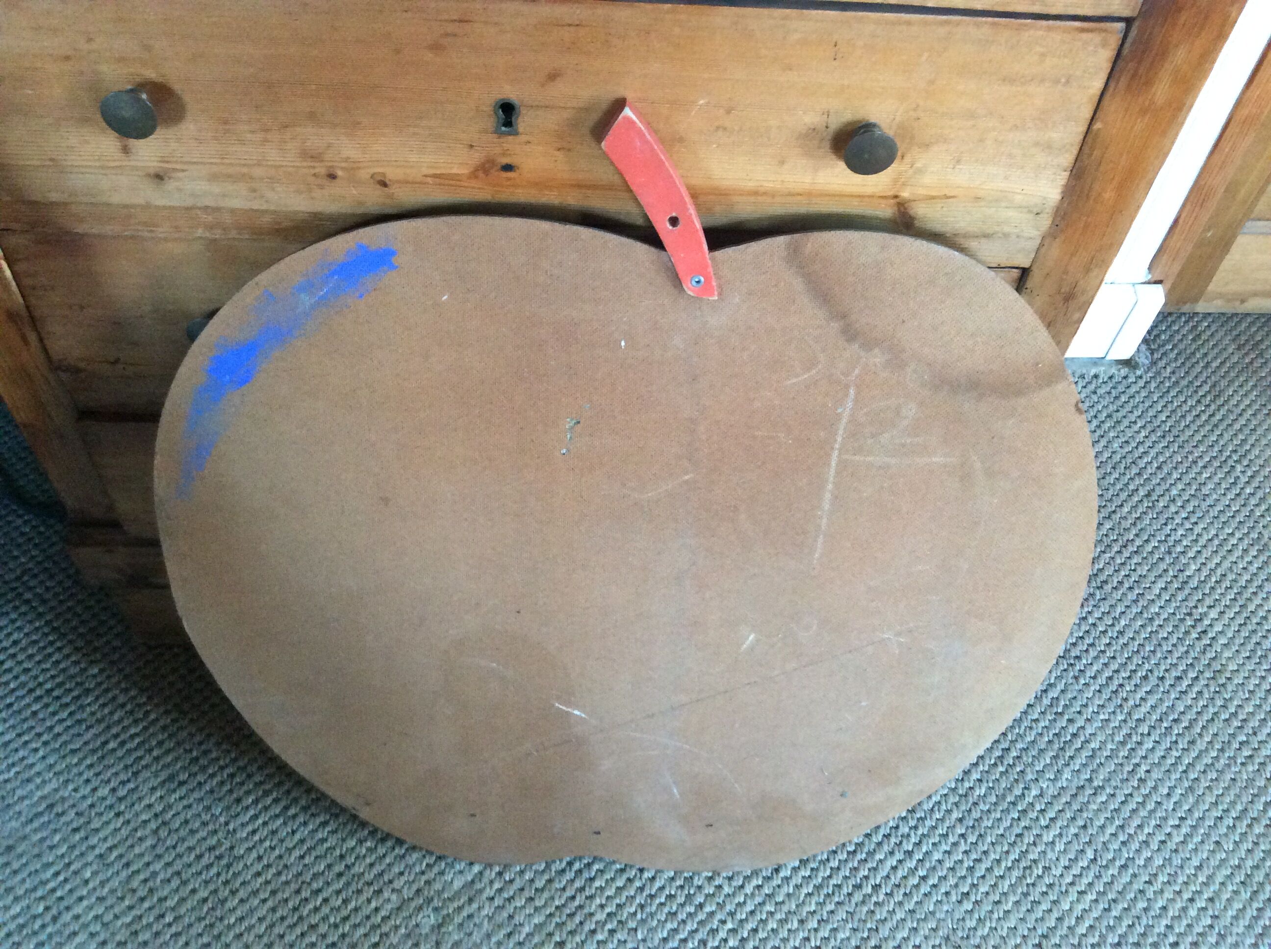 Apple shape table
