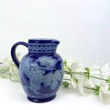 Pitcher in Alsace sandstone - vine theme - grape pattern